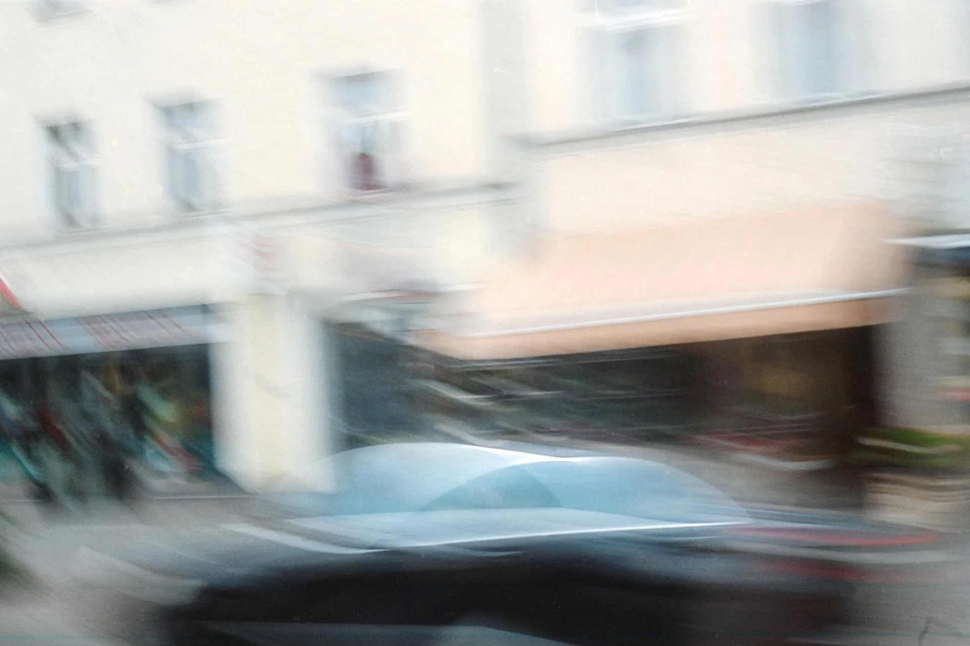 Thumbnail /2022 Berlin/_car movement abstract.jpg