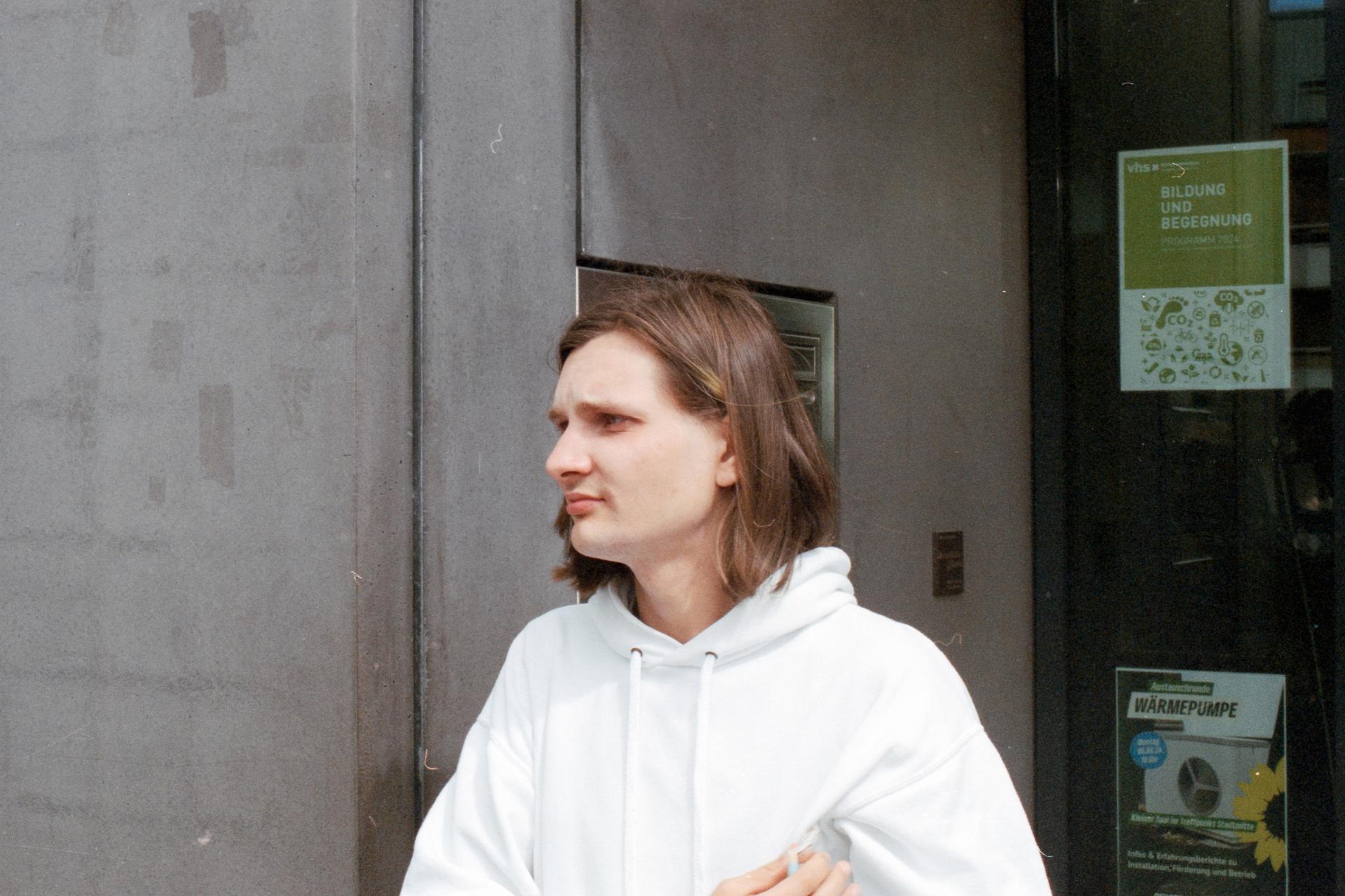 Thumbnail /2024 Comps/WWW 2024/ecn2_berlin_f2_27-positive.jpg