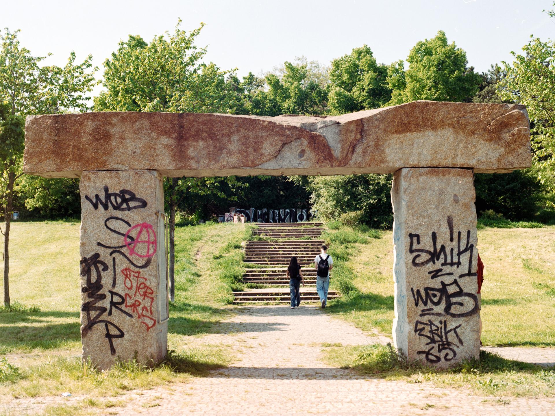 Thumbnail /2024 Berlin/gold400_120_14-positive.jpg